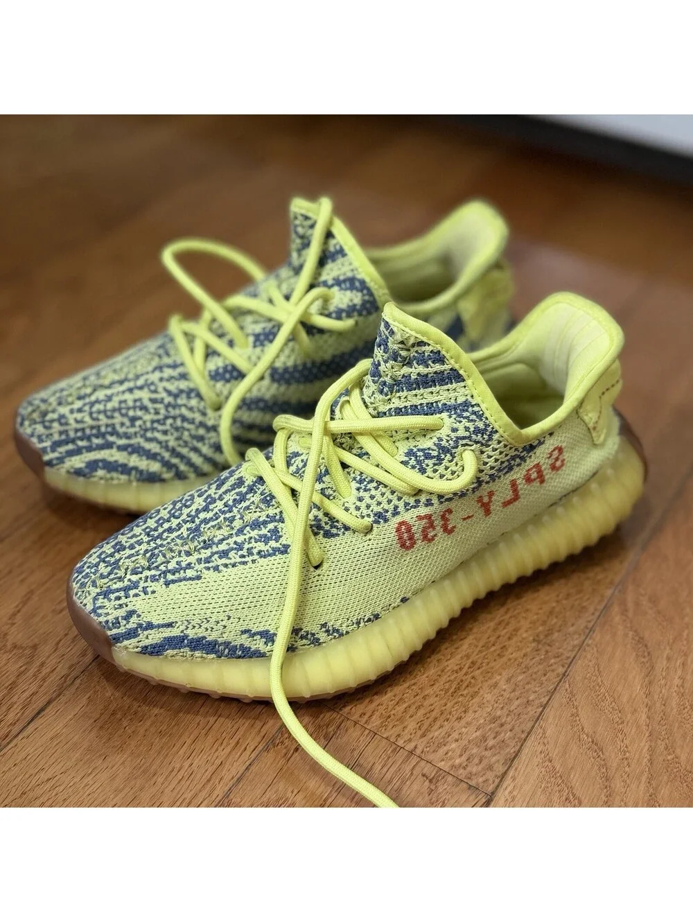 Size 6.5 US Men’s adidas Yeezy Boost 350 V2 Low Semi Frozen Yellow